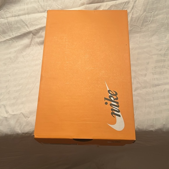 New in box , Nike Court Shot white/flax men’s size 9.5. - Picture 5 of 5